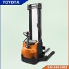 Xe nang tay dien cao cu Toyota