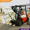 Xe nâng kẹp cuộn giấy
