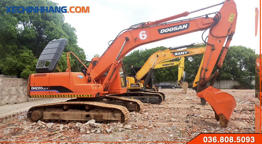 Bãi máy xúc đào Doosan 220