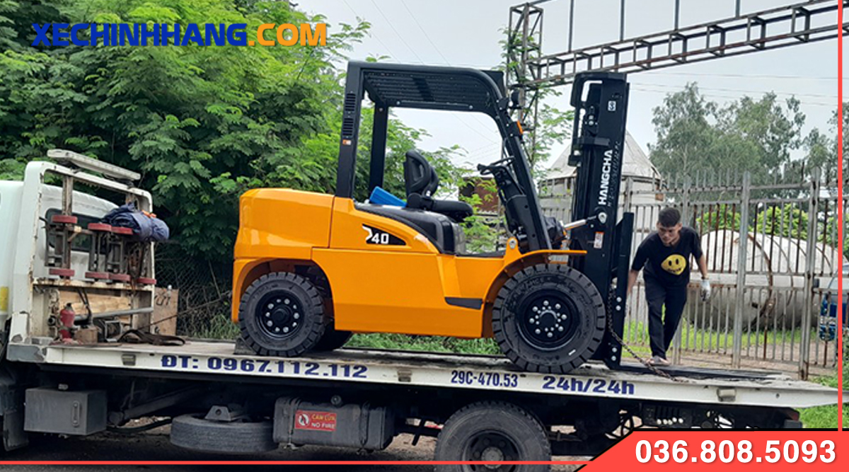 Giao xe nâng dầu 4 tấn Hangcha cho khách