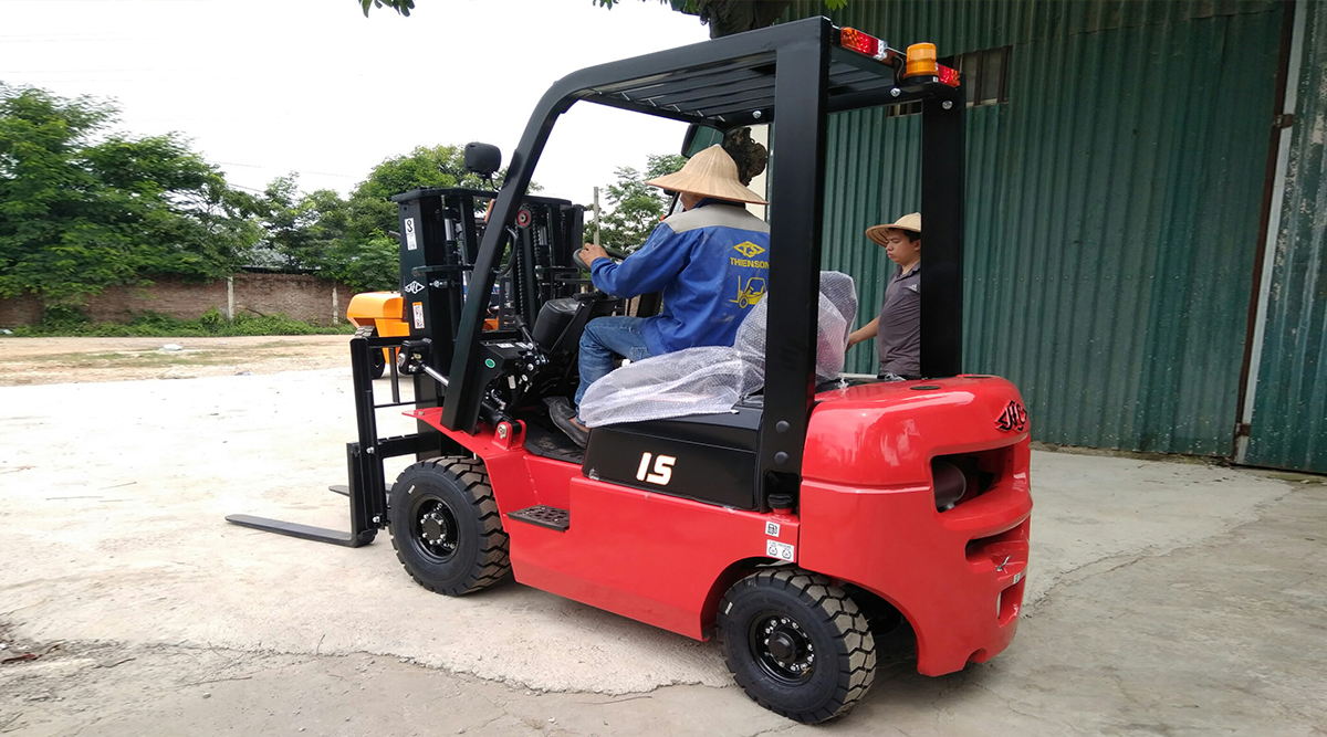 xe nâng dầu diesel 1.5 tấn dòng A2
