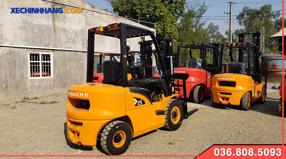 Mẫu xe nâng dầu 2.5 tấn Hangcha