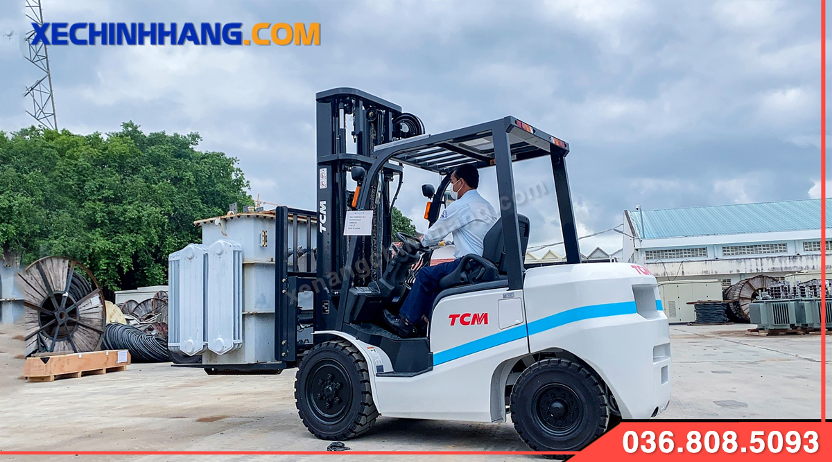Xe nâng dầu TCM