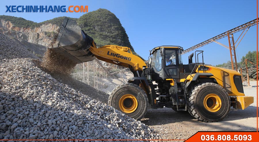May xuc lat Liugong 890H lam duong