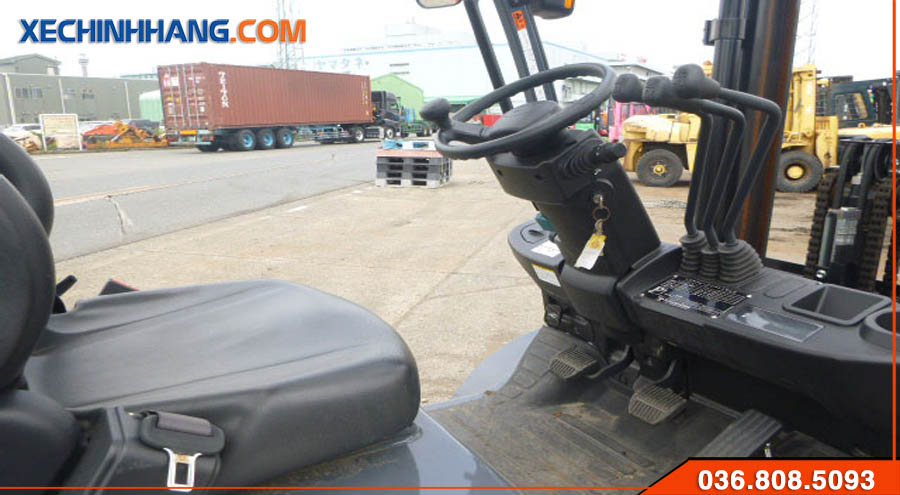 Cabin Xe nâng Toyota 2.5 tấn cũ