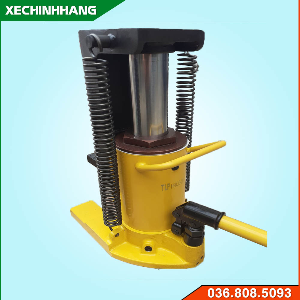 Con đội thủy lực móc