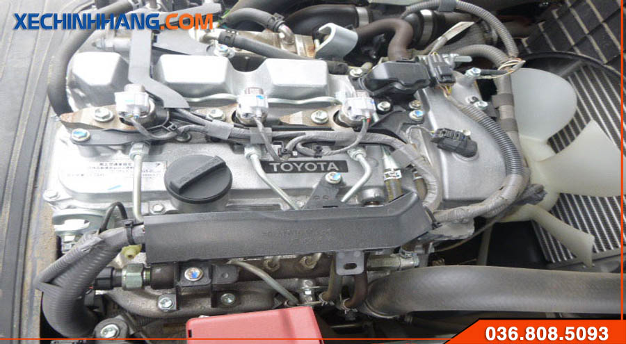 Dong co Xe nang Toyota 2.5 tan cu