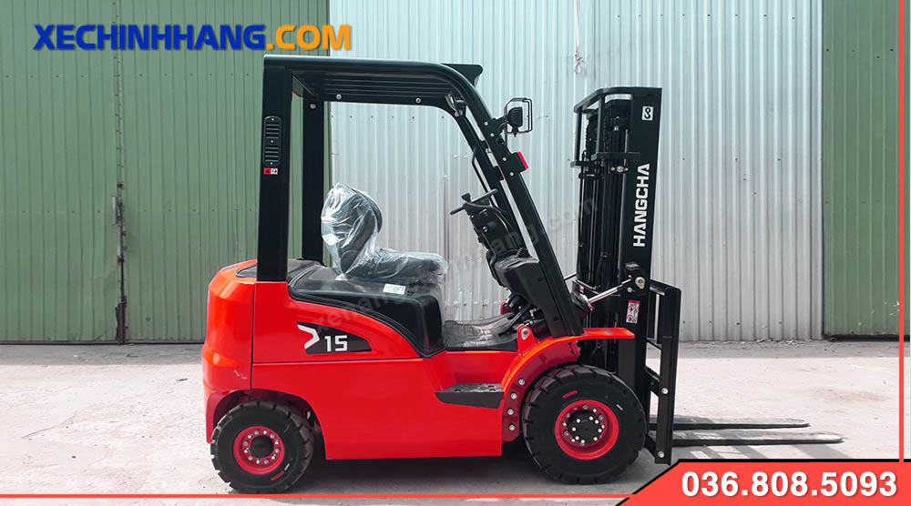 Xe nâng dầu 1.5 tấn Hangcha thực tế
