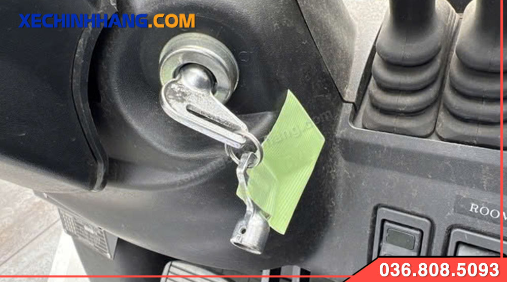 Chì khóa xe nâng dầu 6 tấn cũ Unicarries
