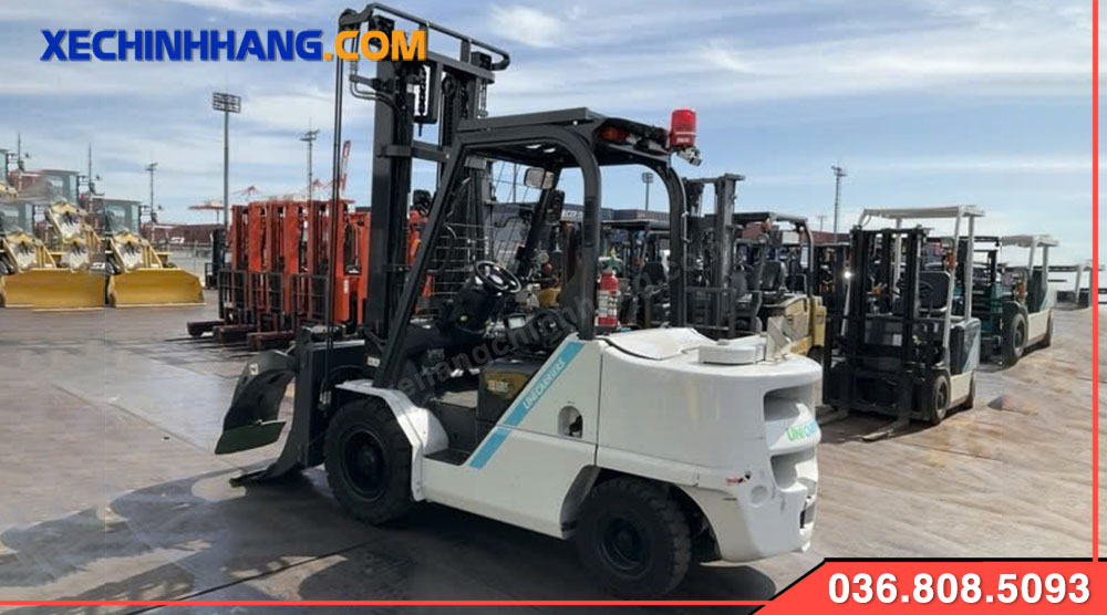 Đuôi xe nâng dầu 6 tấn cũ Unicarries