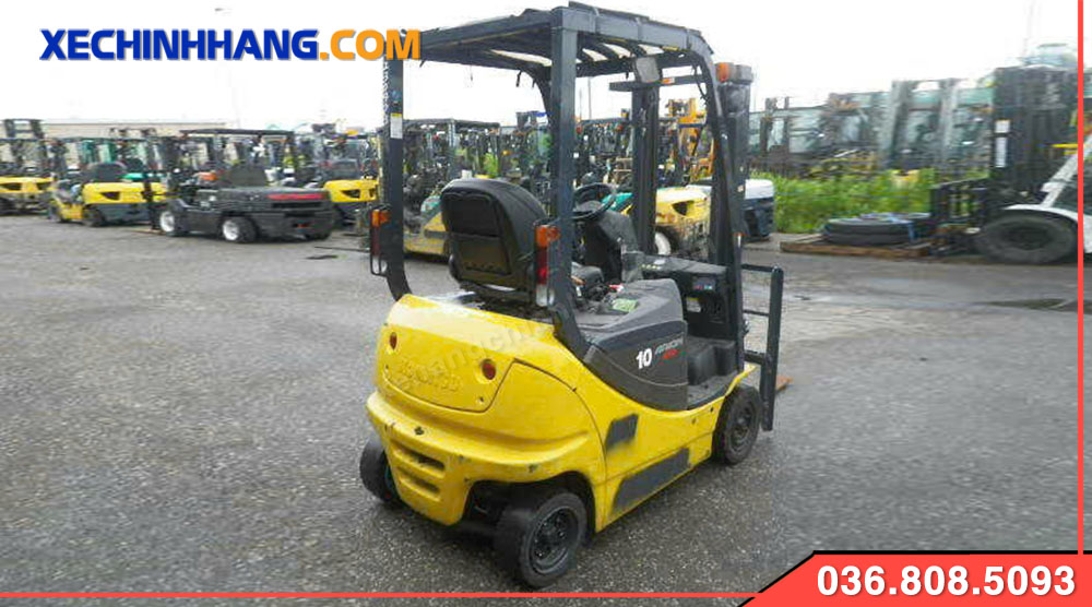 Duoi xe nang dien Komatsu 1 tan cu
