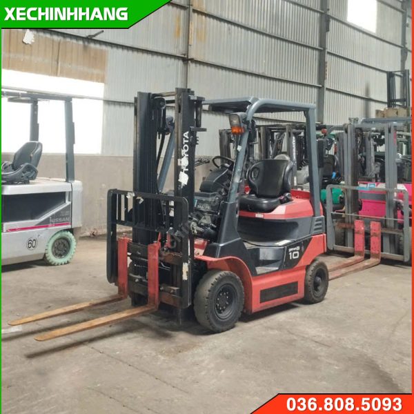 Xe nâng 1 tấn Toyota cũ chạy dầu