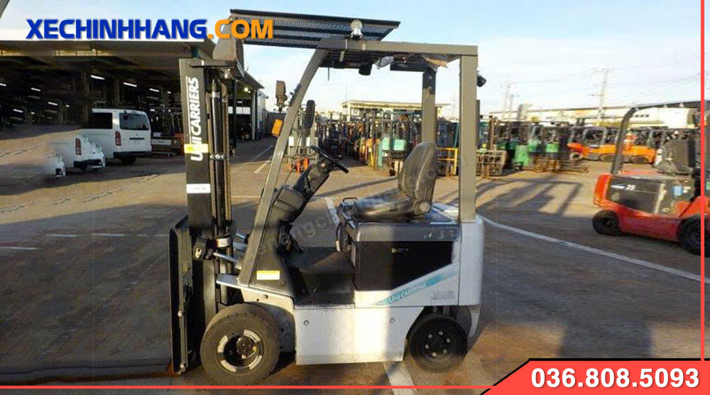 Xe nâng điện 2 tấn cũ Unicarries cao 3m