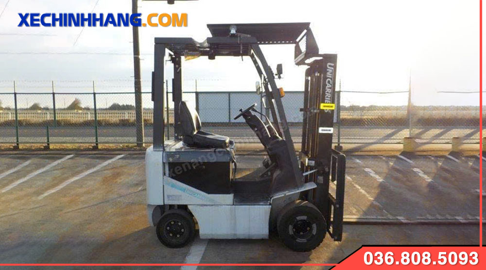 Xe nâng điện 2 tấn cũ Unicarries mới 80%
