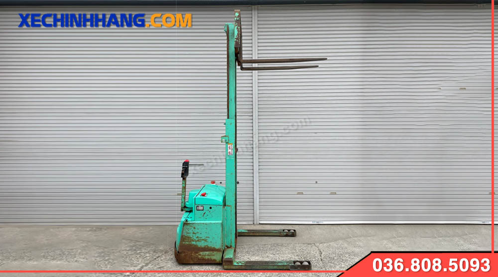 Xe nâng tay điện cao kolec 900kg