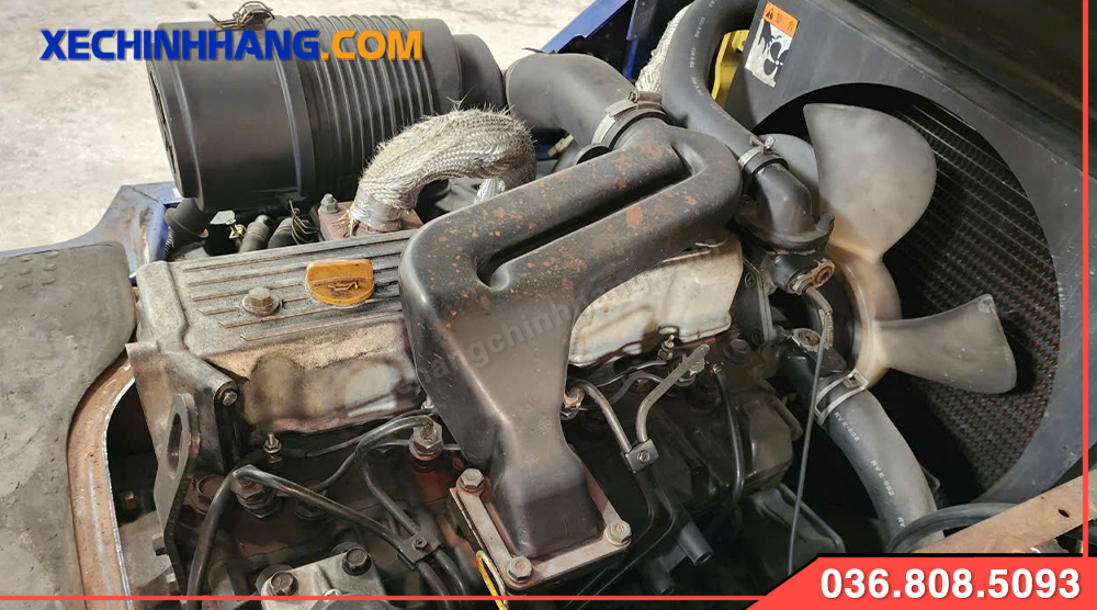 Động cơ xe nâng dầu Komatsu 2.5 tấn cũ