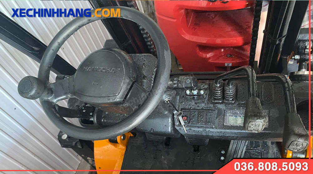 Cabin chống nước của xe nâng dầu 4 tấn