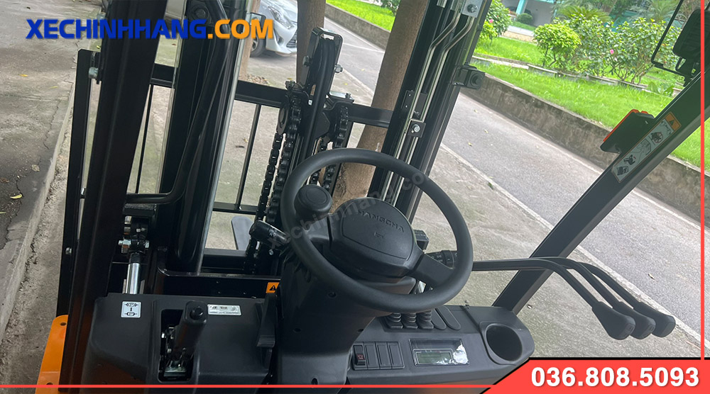 Cabin xe nâng dầu 2 tấn hangcha