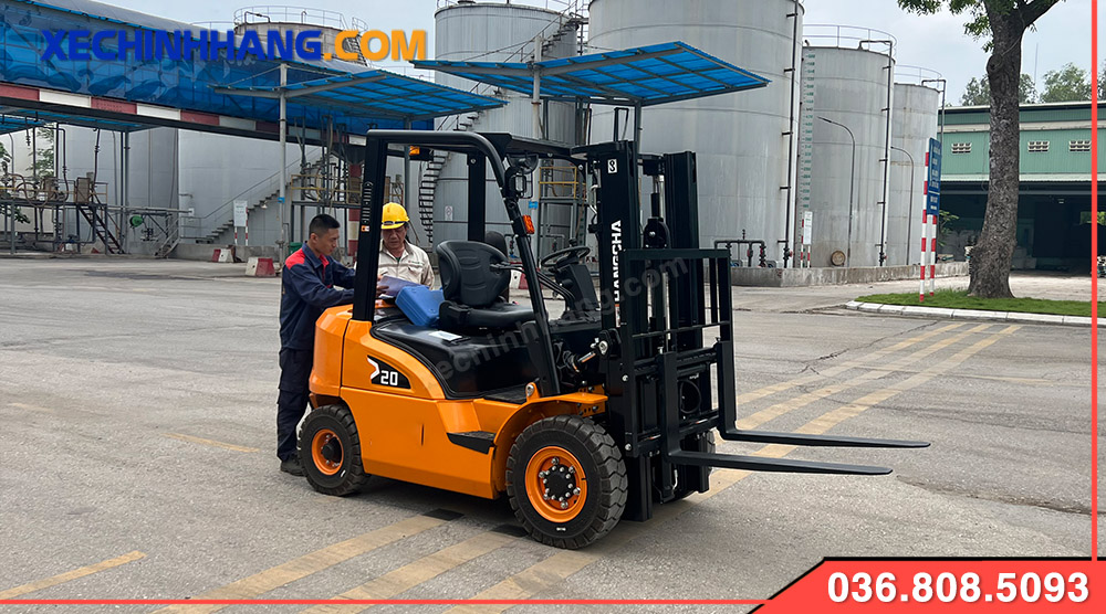 Thiết kế xe nâng dầu 2 tấn