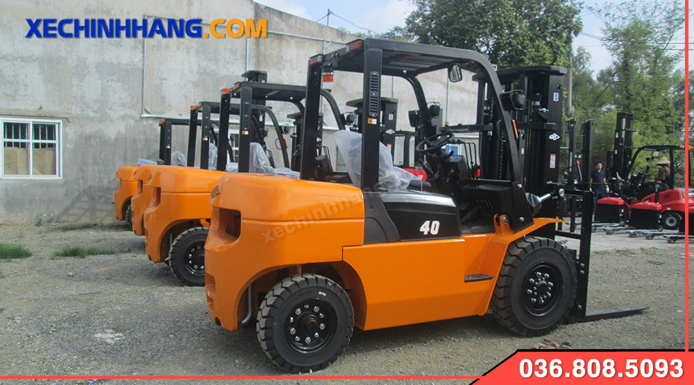 Xe nâng dầu 4 tấn cao cấp