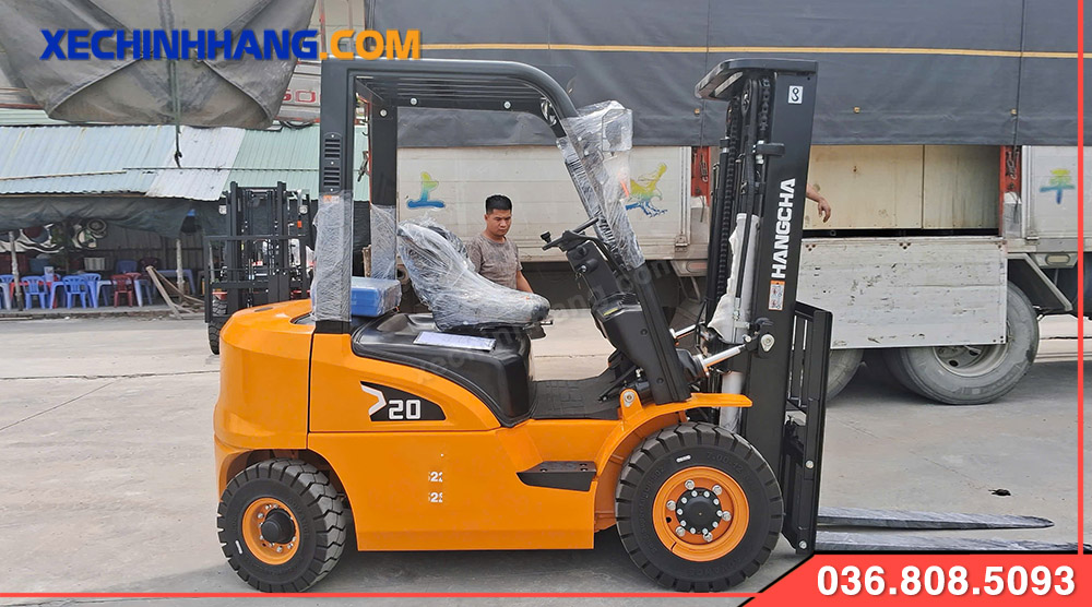 Xe nâng dầu diesel 2 tấn Hangcha